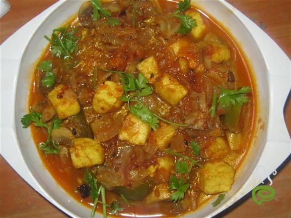 Paneer With Green Peas, Carrot And Beans