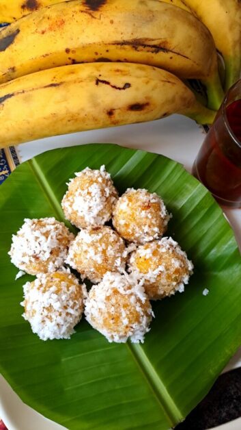 Pazham Rava Laddu