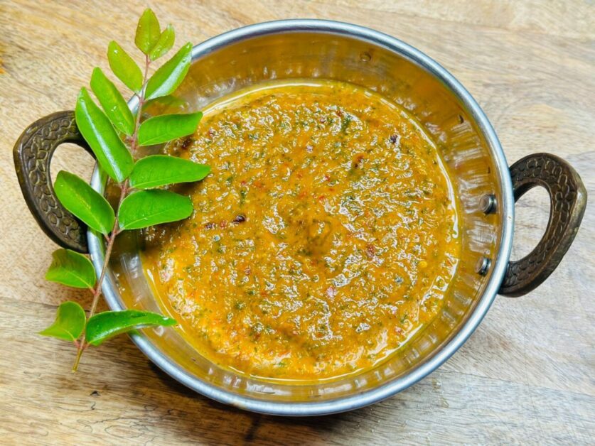 Tomato Chutney For Idly/Dosa | Thakkali Chutney With Video