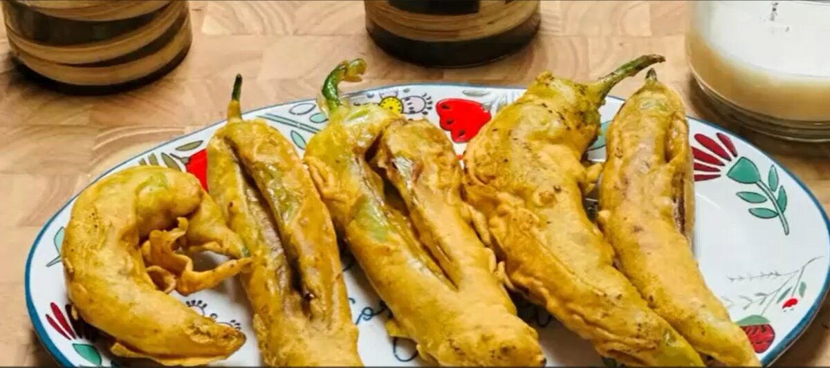 Chilly Pakoda | Chilly Pakora With Video