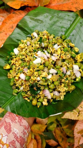 Green Peas Egg Masala Thattukada Style | Bachelor Favorite